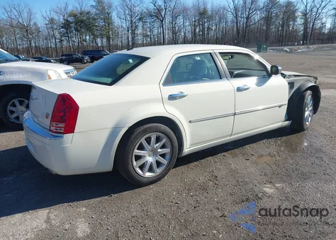 2010 Chrysler 300C Hemi z USA, uszkodzony, nr VIN 2C3CA6CT9AH115006